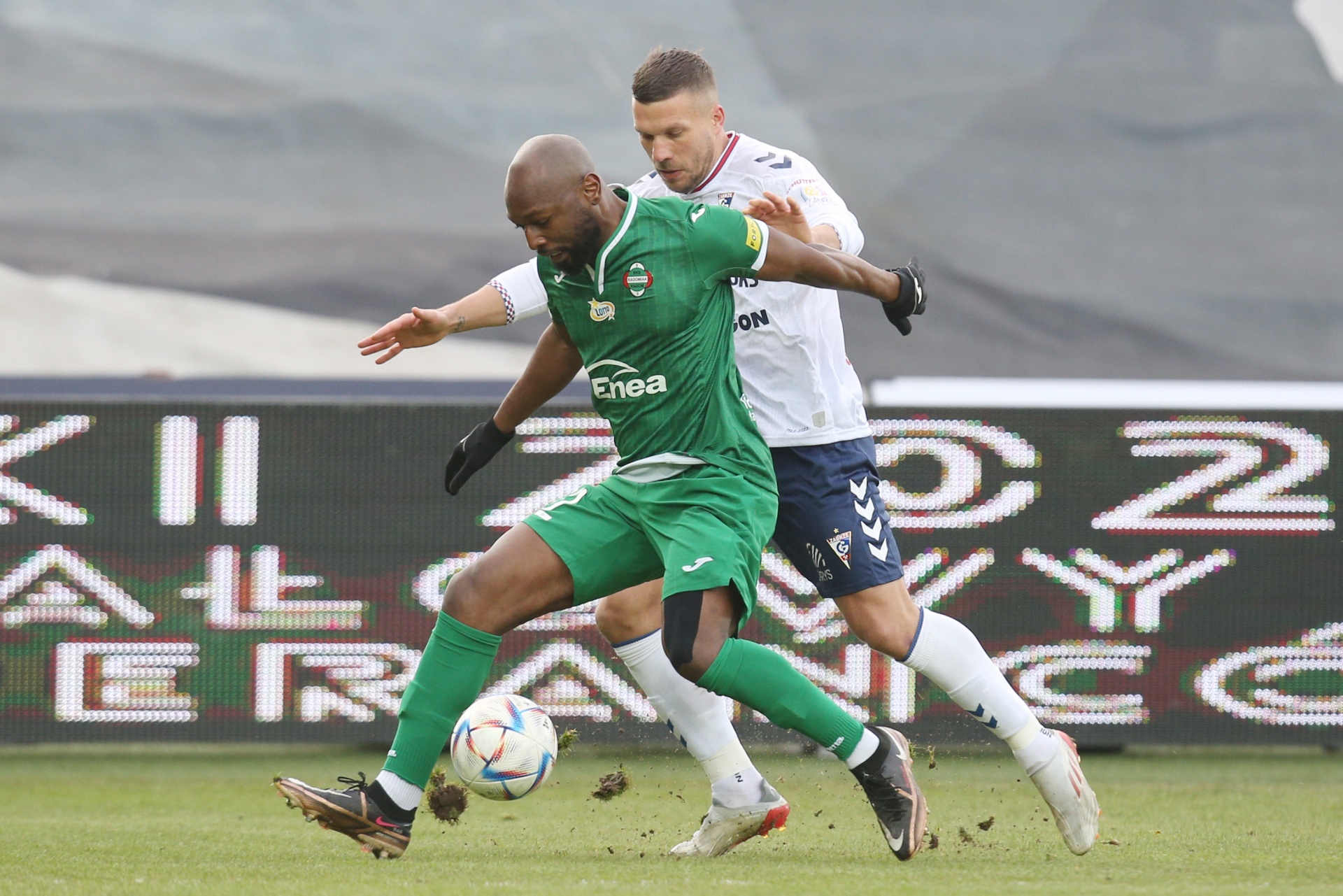 D1 Pologne: Mike Cestor Botuli et le Radomiak Radom sécurisent leur ...